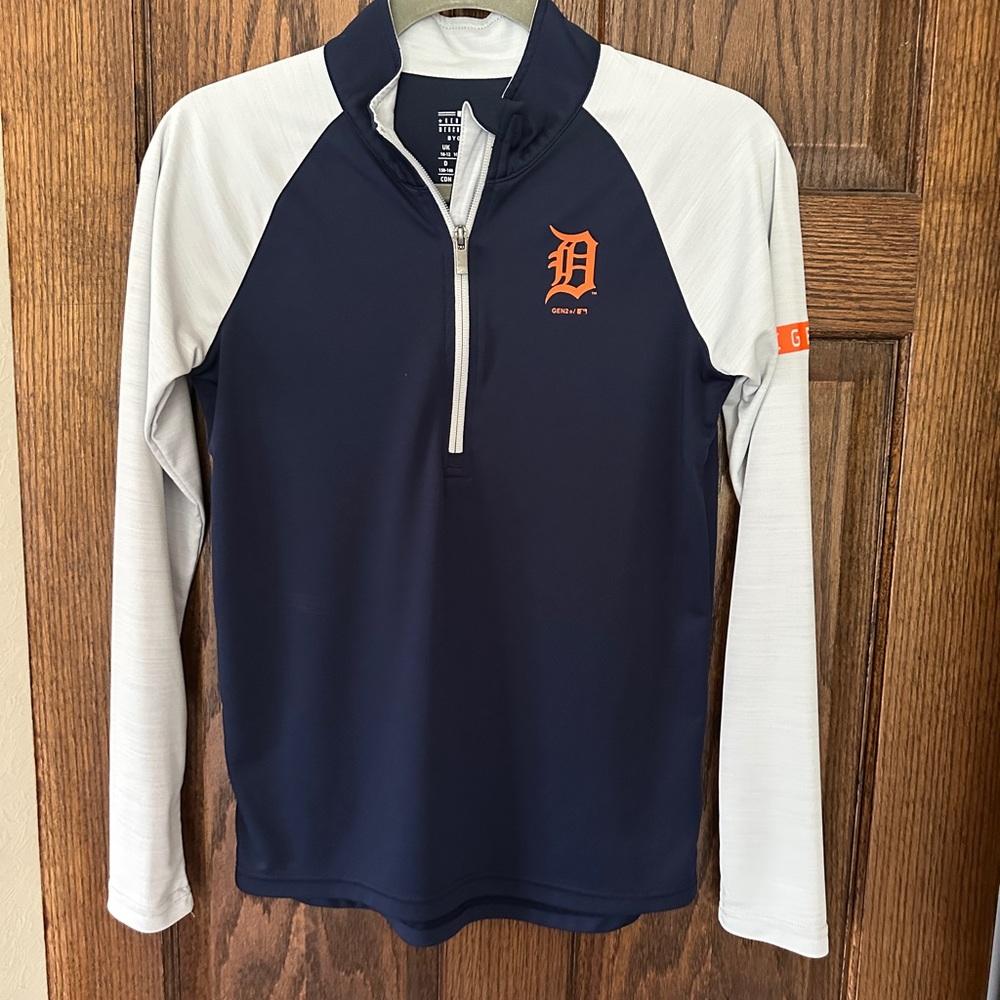 Womens Detroit Tigers Zip up shirt